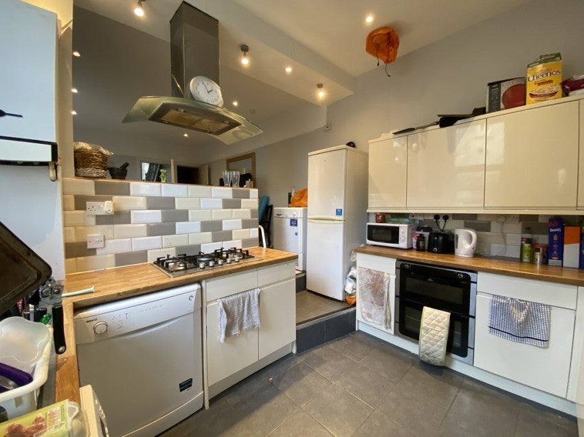 Flat Highfield Lane in Southampton