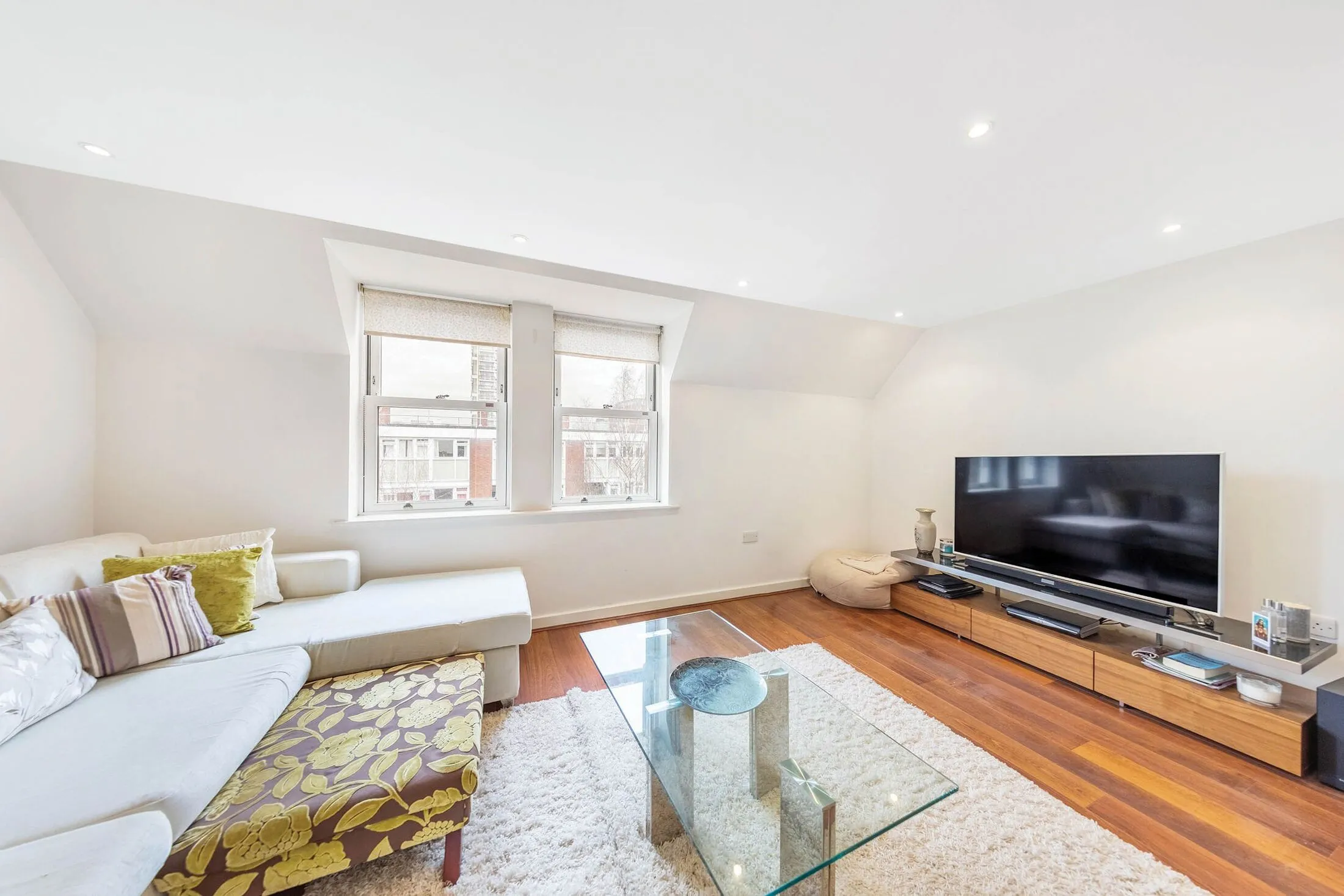 Flat Berkeley Square in London