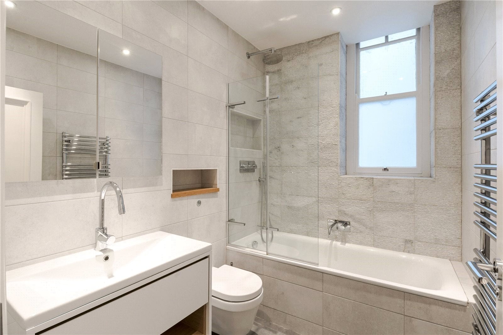 Flat Marloes Road in Greater London