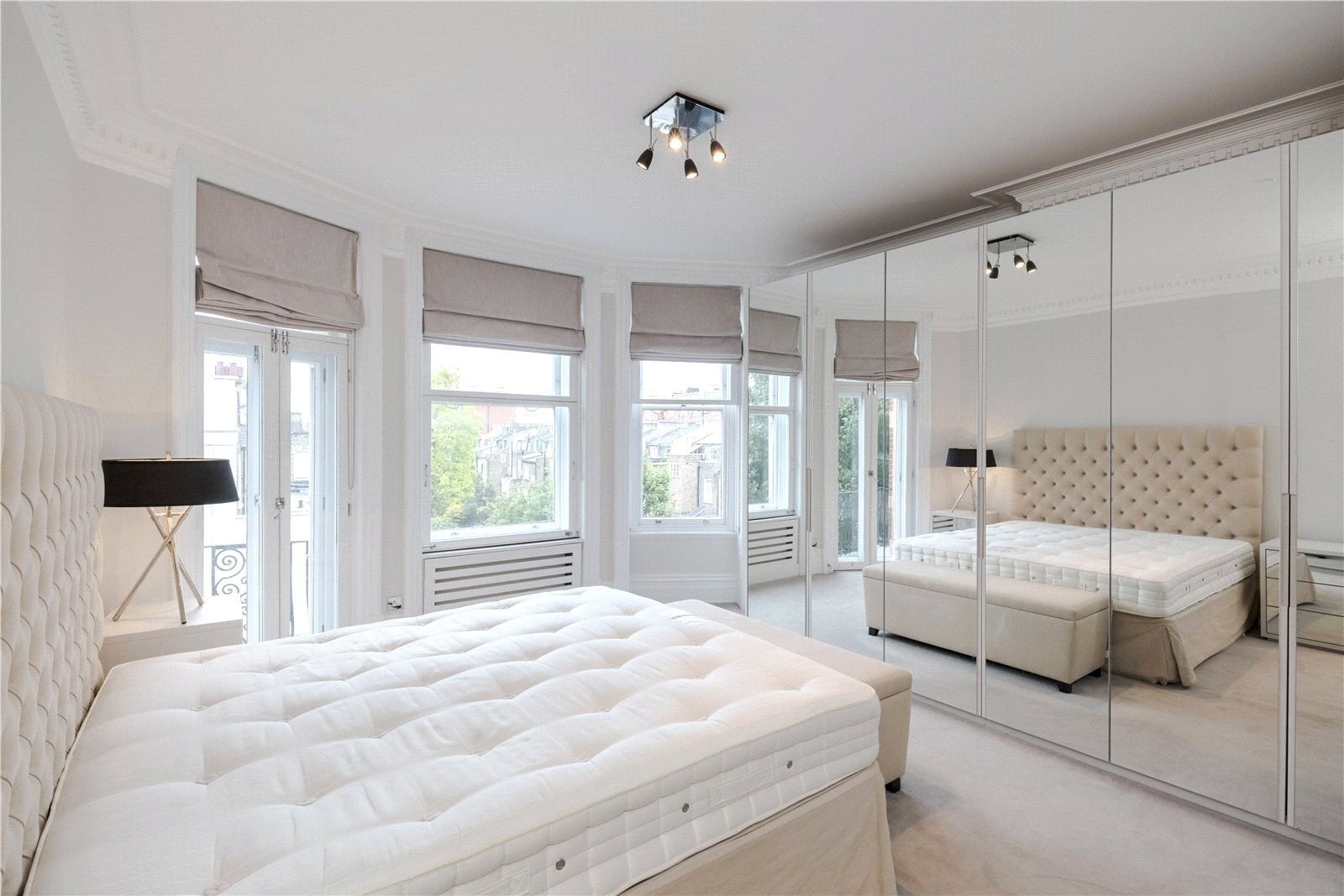 Flat Marloes Road in Greater London