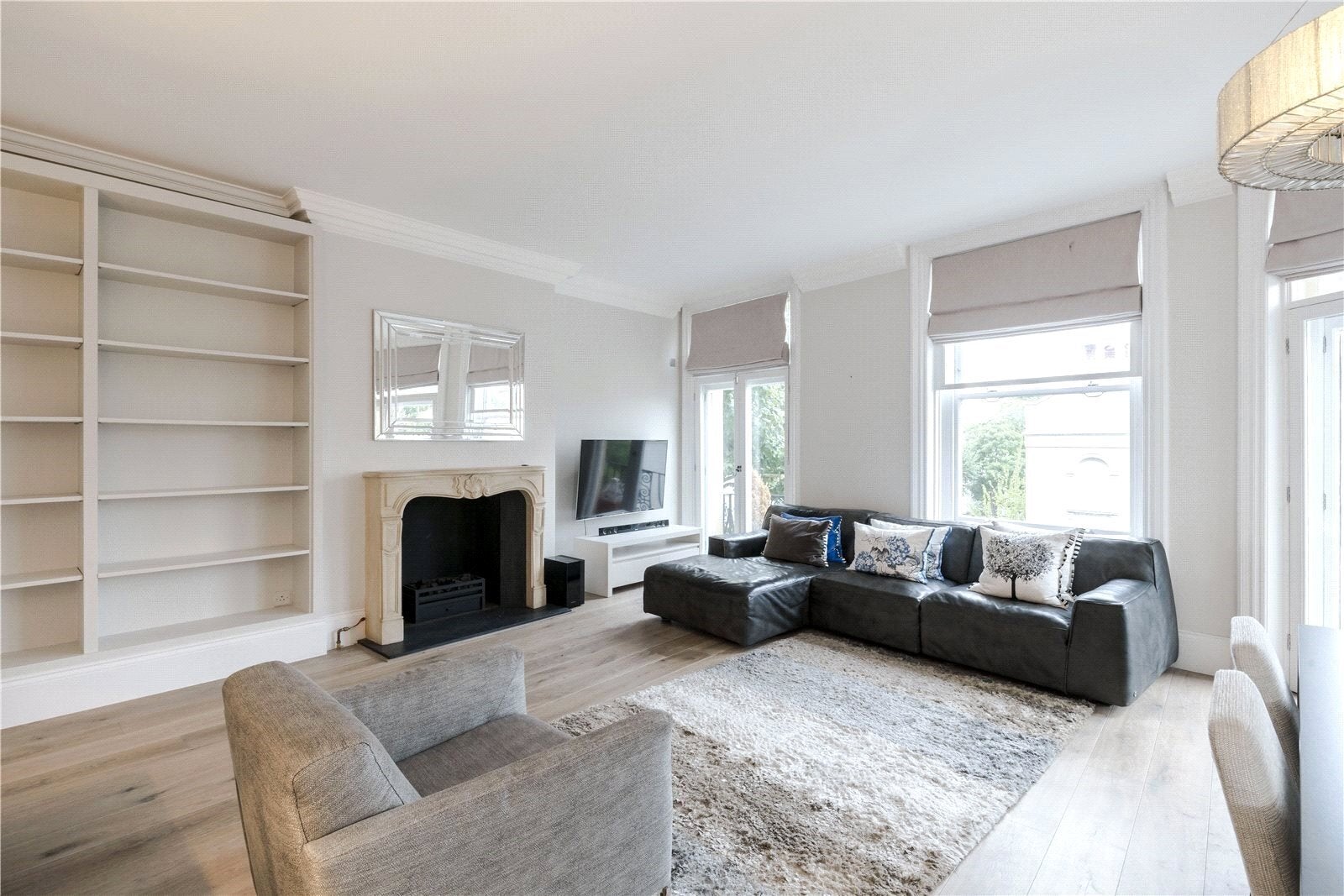 Flat Marloes Road in Greater London