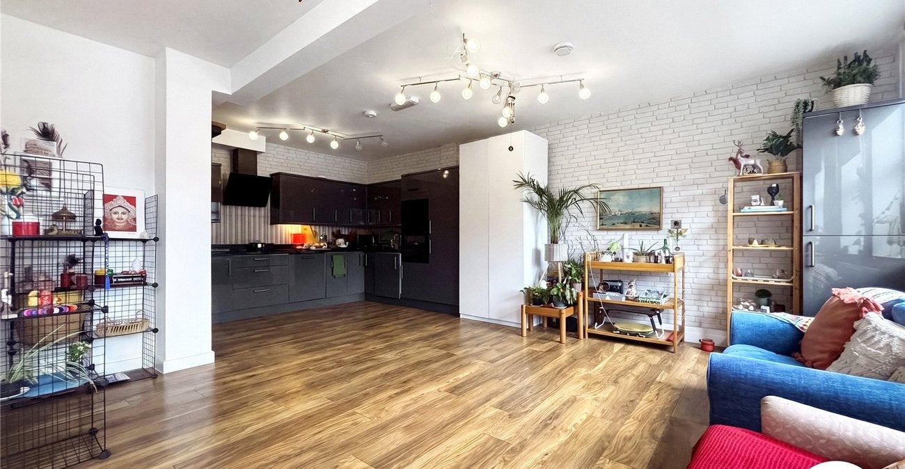 Flat Sittingbourne Road in Maidstone