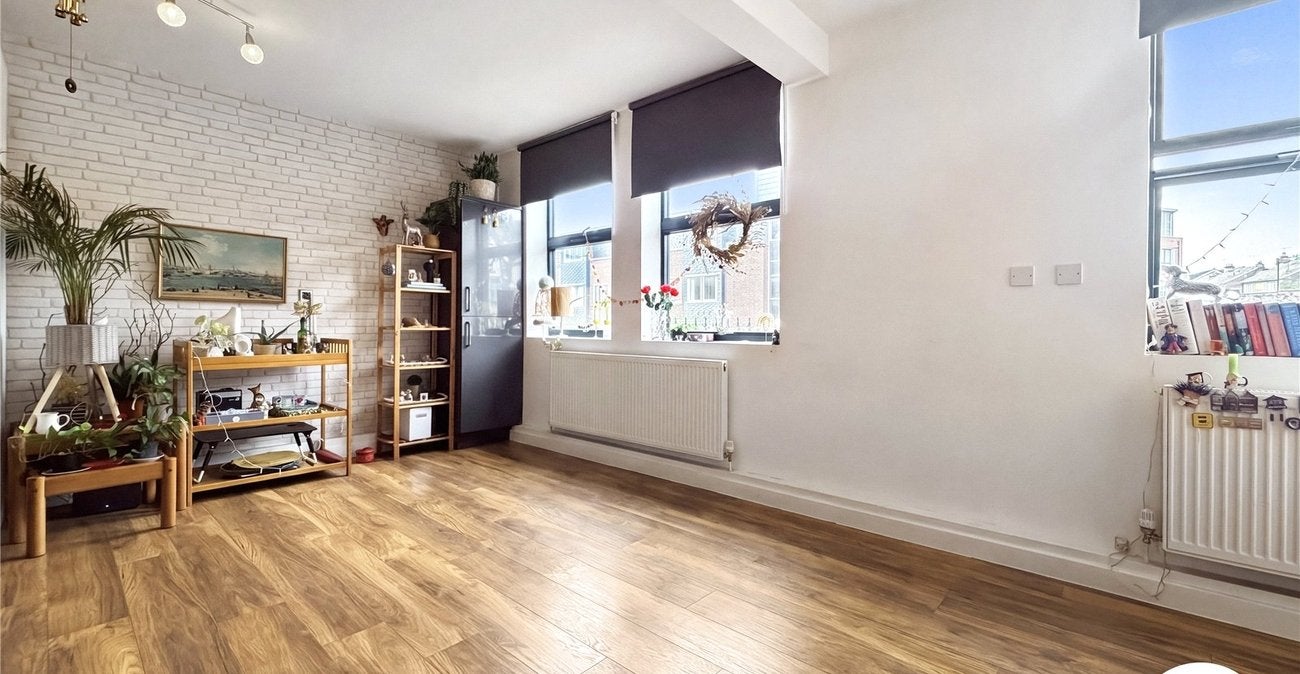 Flat Sittingbourne Road in Maidstone