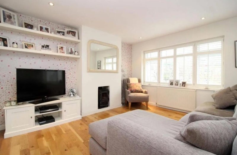 Room Sydney Road in Greater London