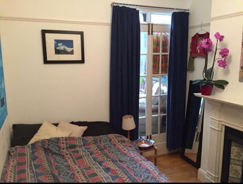 Room Sydney Road in Greater London