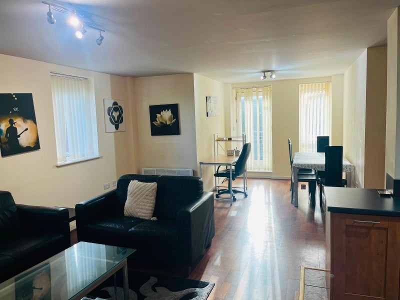 Flat Elmwood Lane in Leeds