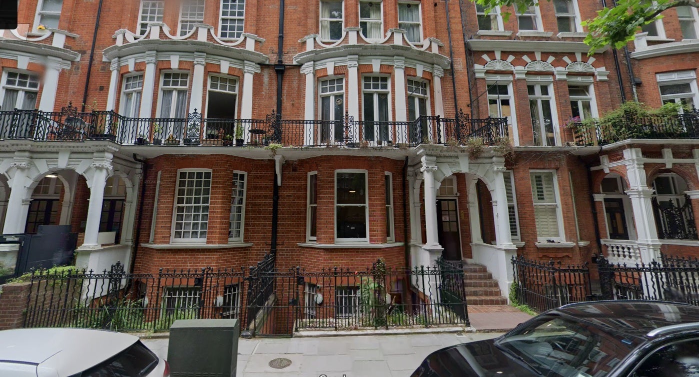 Flat Bramham Gardens in Greater London