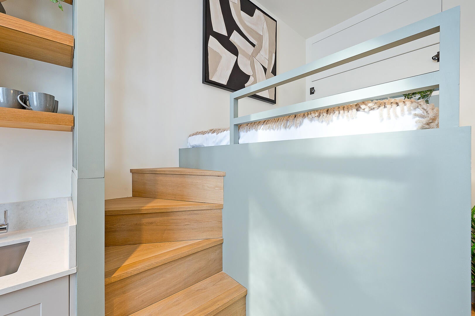 Flat Bramham Gardens in Greater London