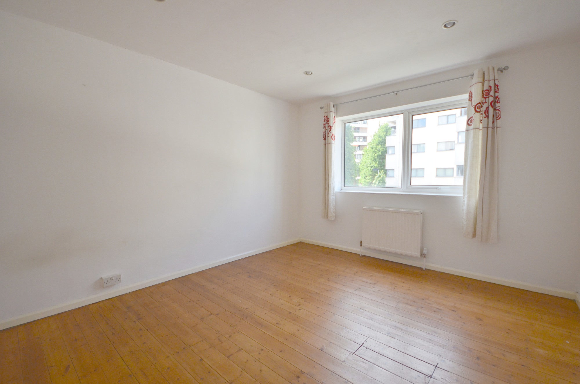 Flat Chillingworth Road in Greater London