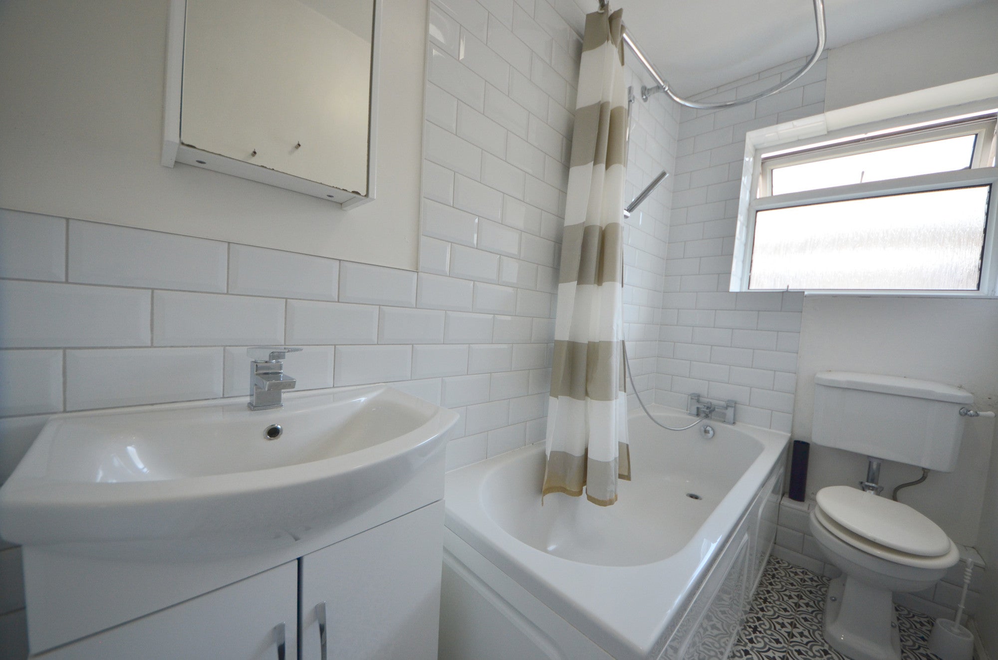 Flat Chillingworth Road in Greater London