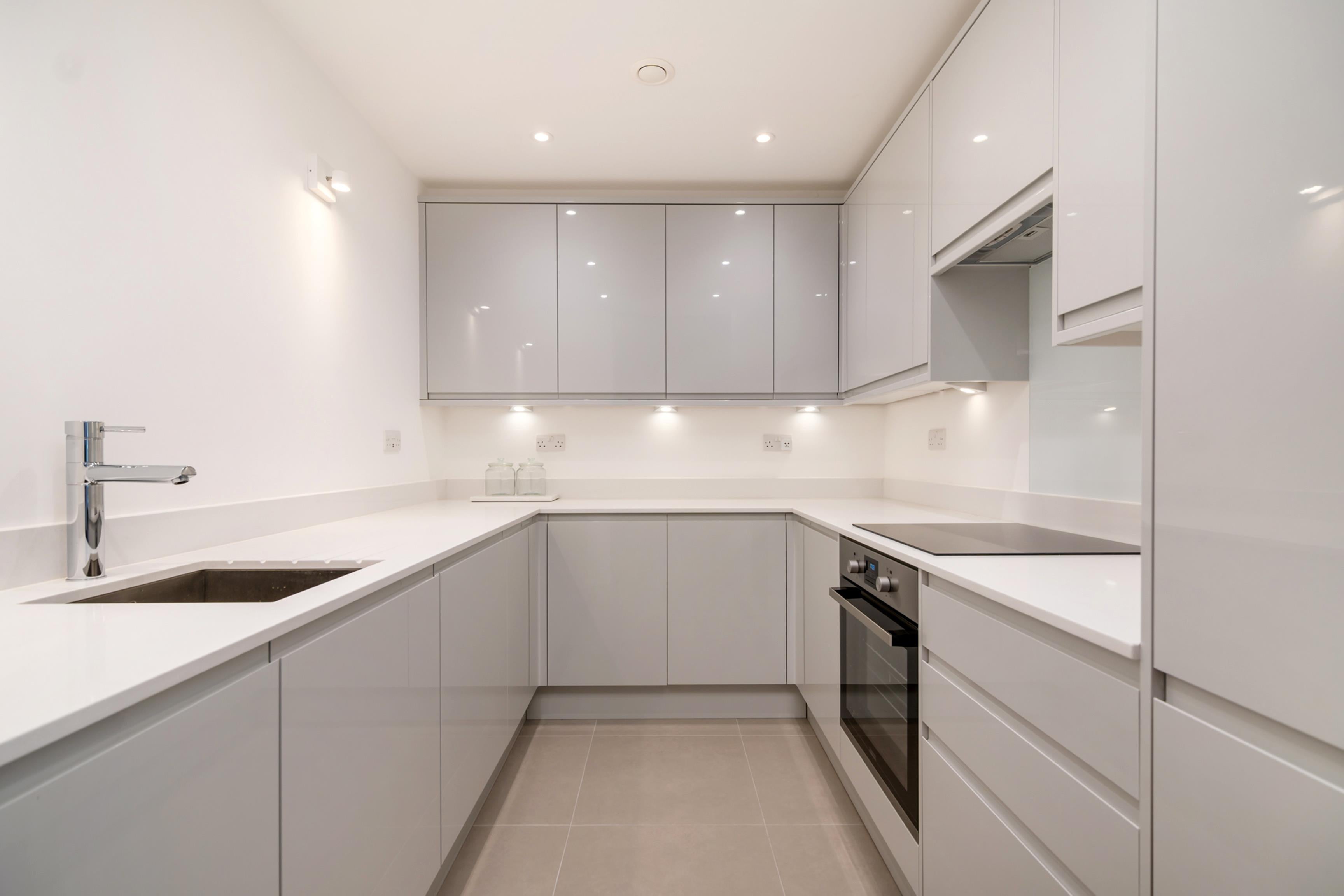 Flat Barbara Brosnan Court in City of Westminster