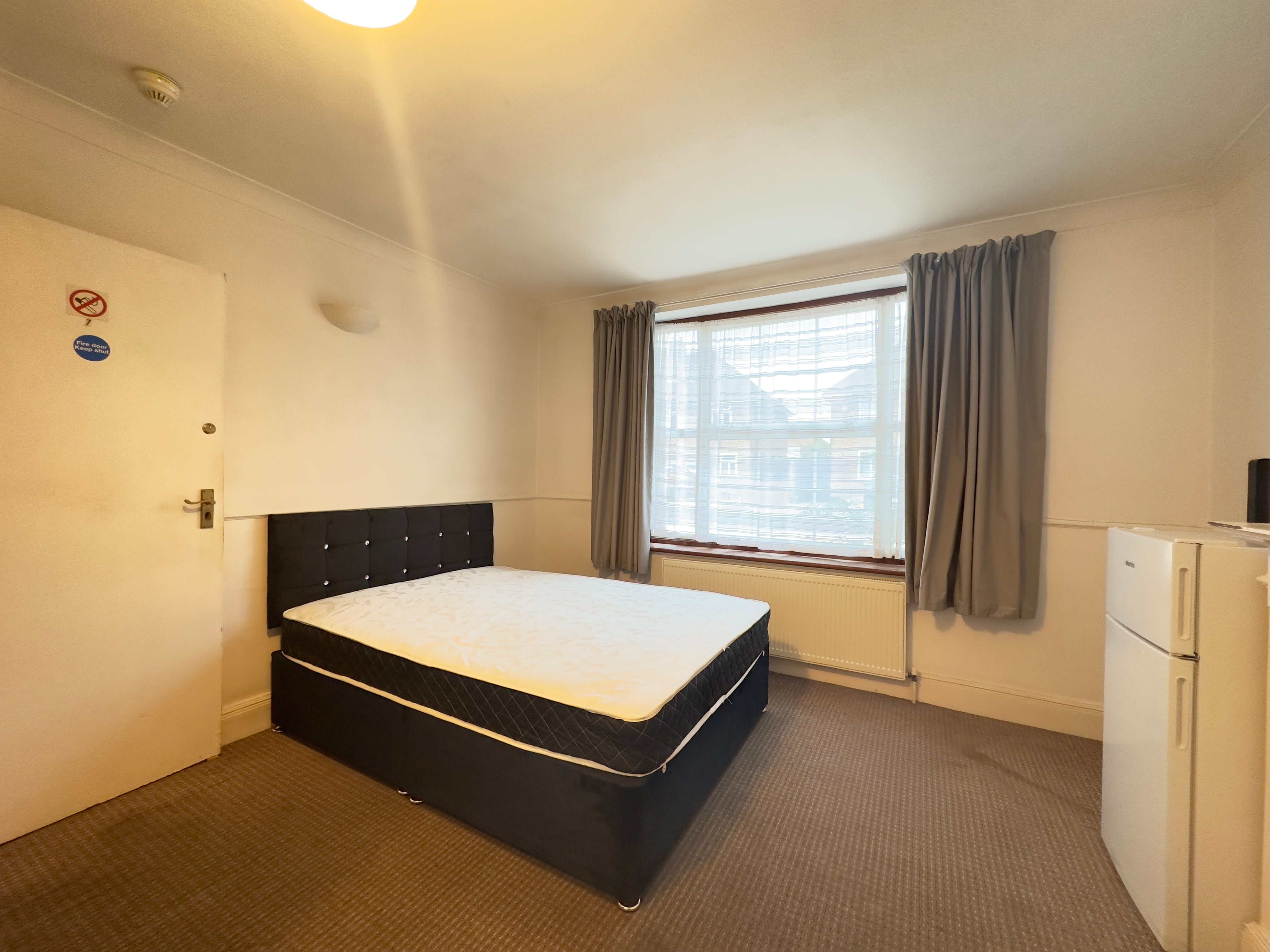 Room Halsway in Greater London