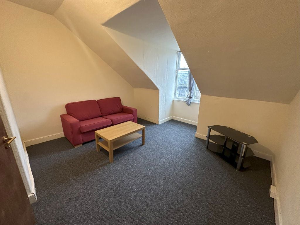 Flat Commercial Court in Dundee