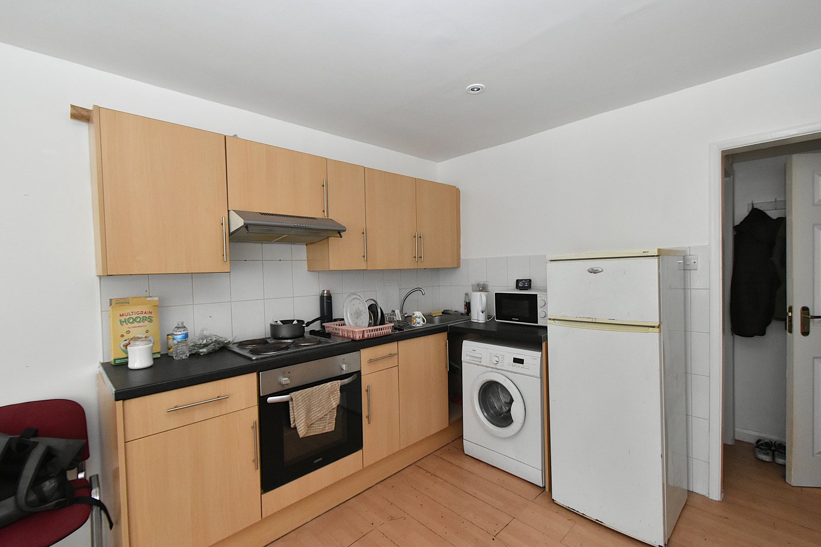 Flat Gowan Road in Greater London