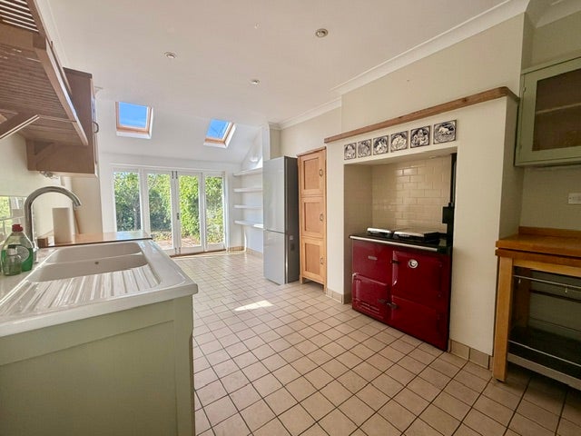 Flat Ashburnham Road in Tonbridge and Malling