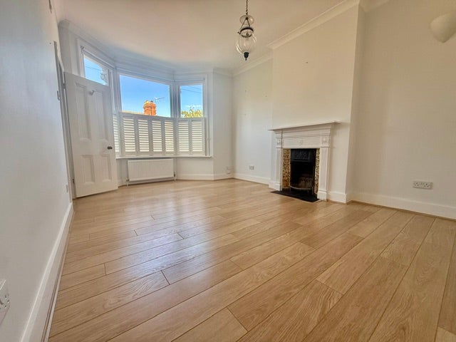 Flat Ashburnham Road in Tonbridge and Malling