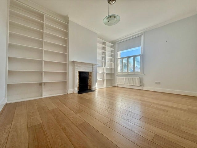 Flat Ashburnham Road in Tonbridge and Malling