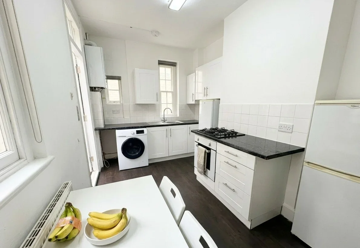 Room Strutton Ground in City of Westminster
