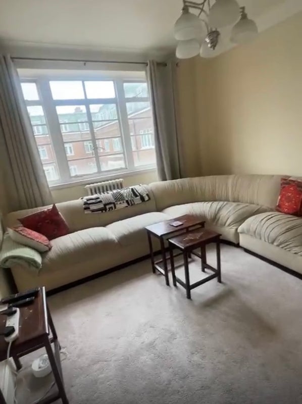Room Logan Place in Greater London