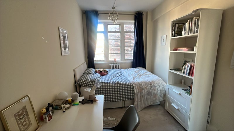 Room Logan Place in Greater London