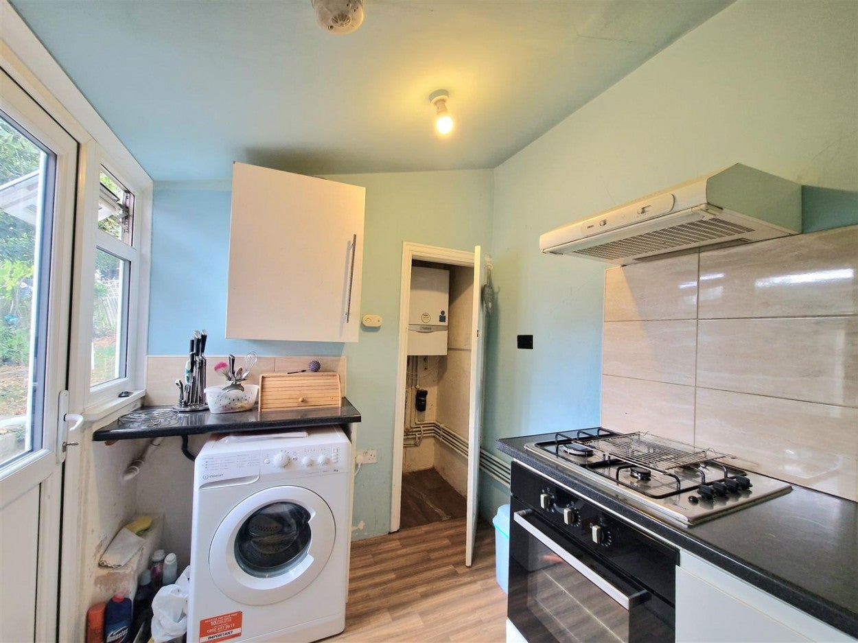 House Dagmar Avenue in Greater London