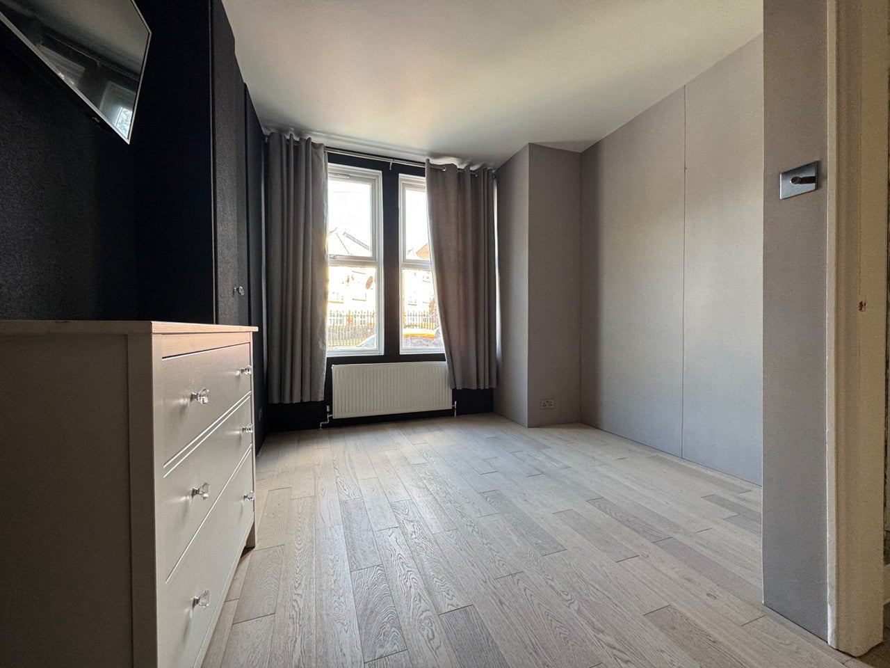 Flat Midland Terrace in Greater London