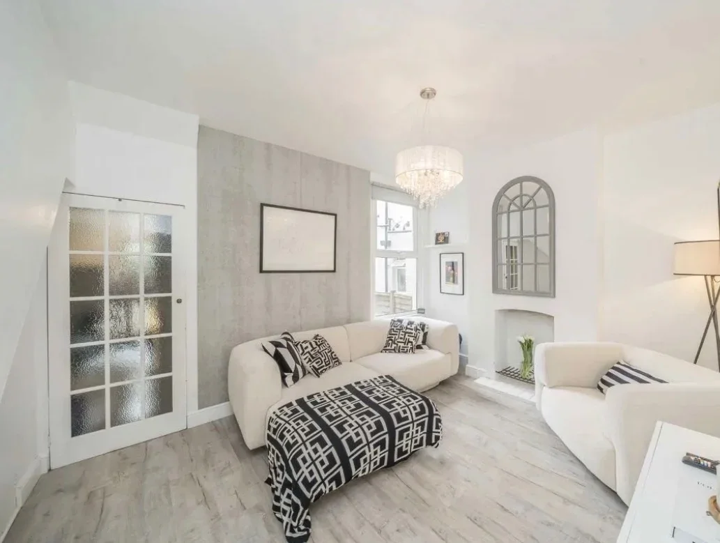 Flat Midland Terrace in Greater London