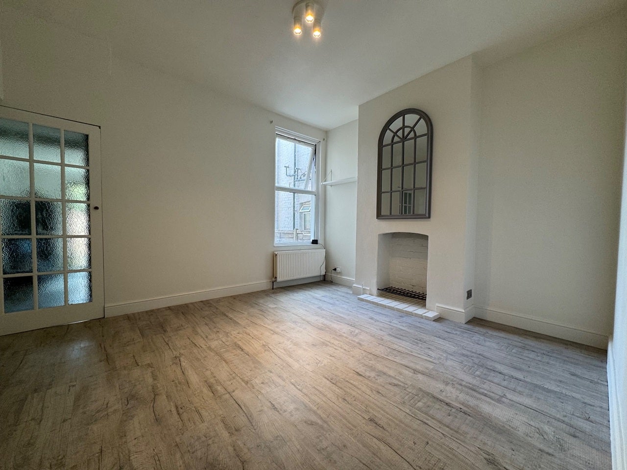 Flat Midland Terrace in Greater London