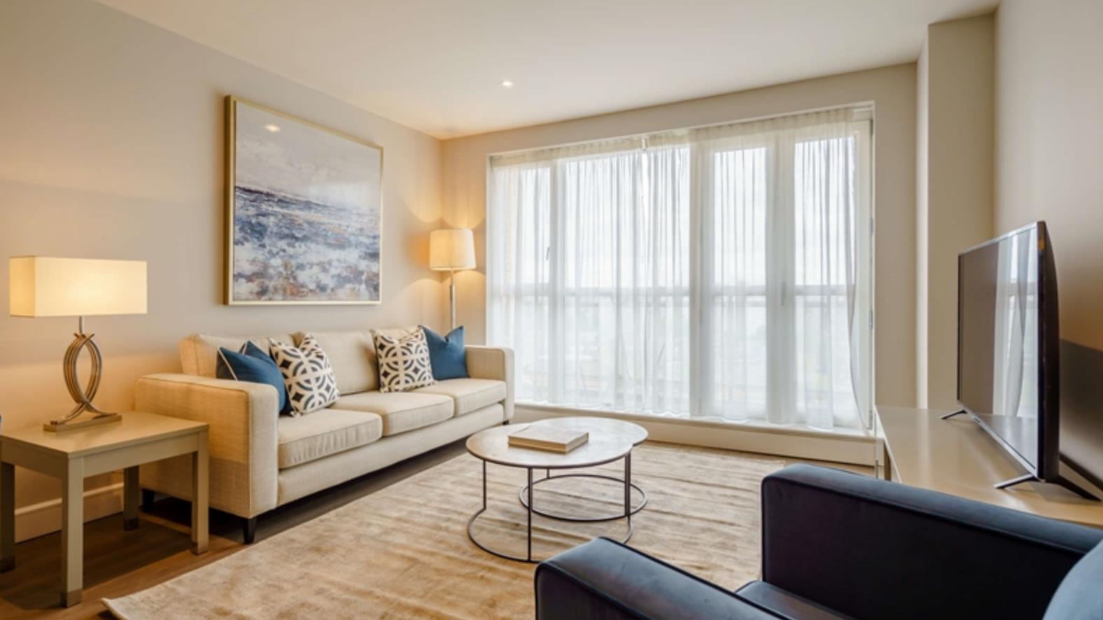 Flat Westferry Circus in Greater London