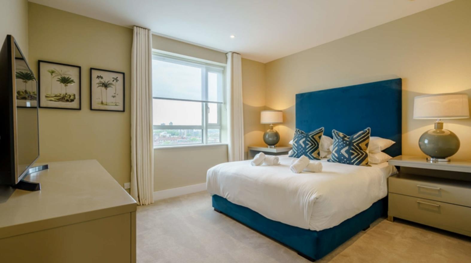 Flat Westferry Circus in Greater London