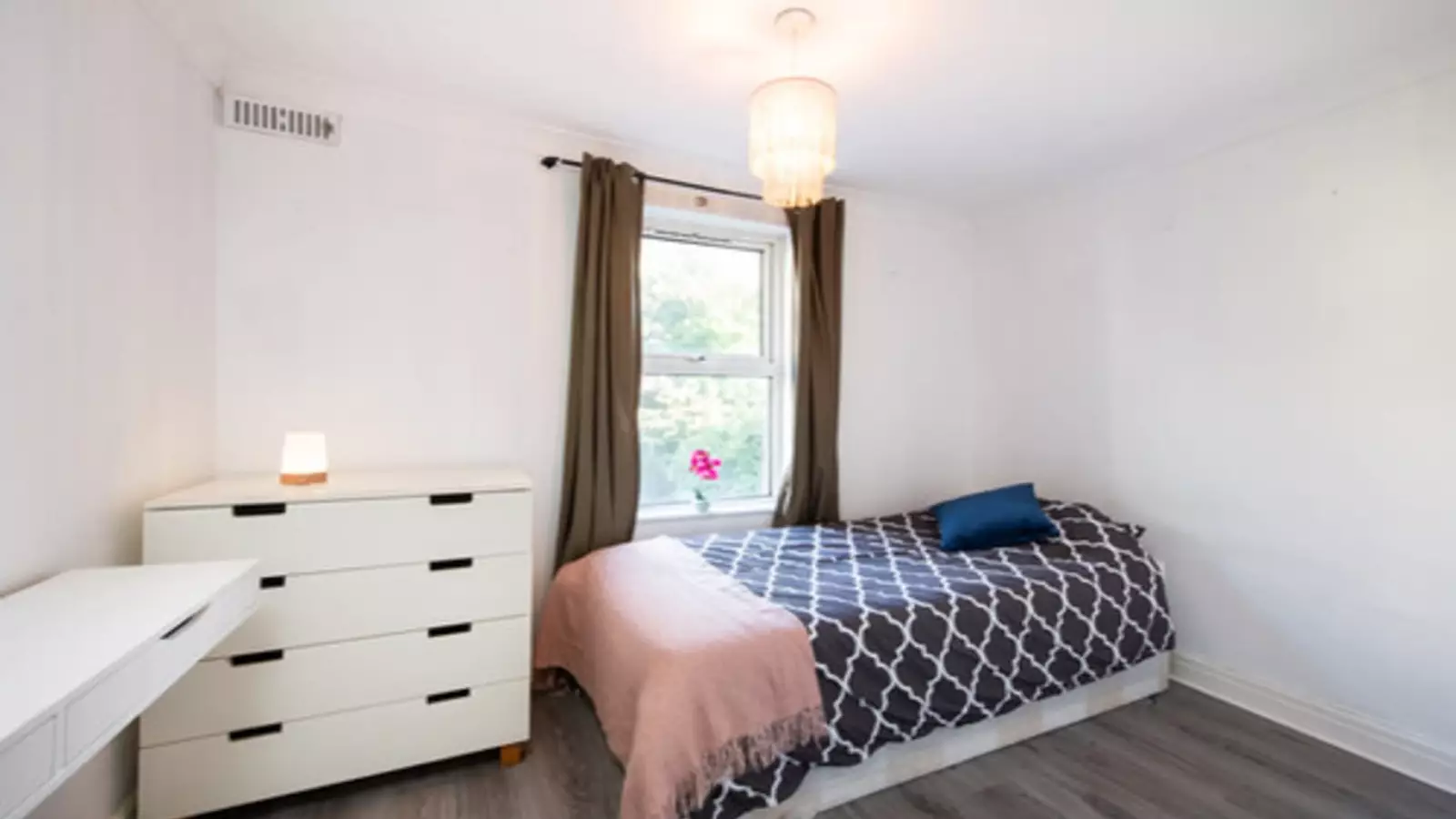 Flat Tufnell Park Road in Greater London