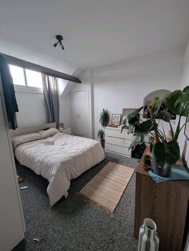 Room Alexandra Road South in Manchester
