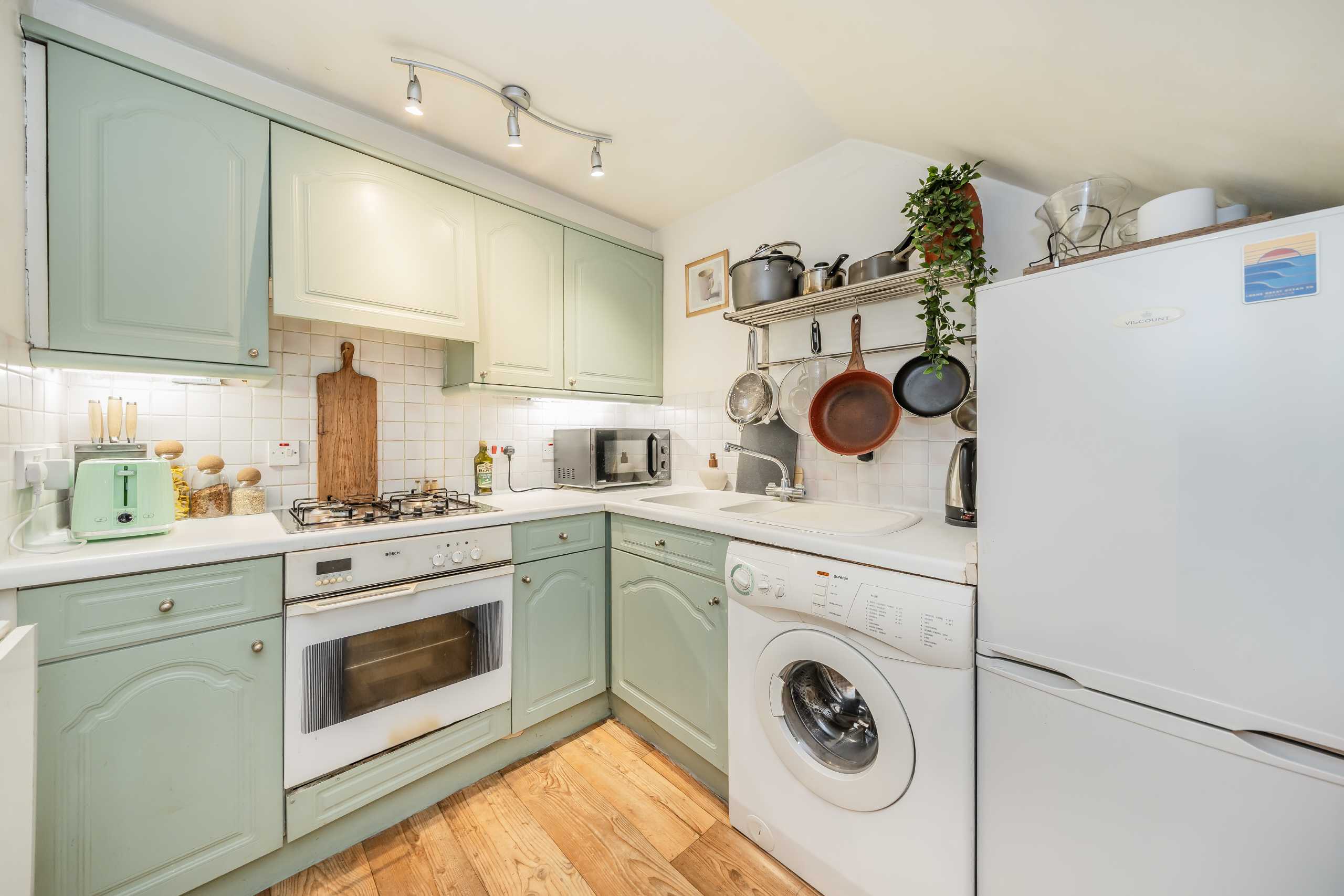 Flat Oxford Gardens in Greater London