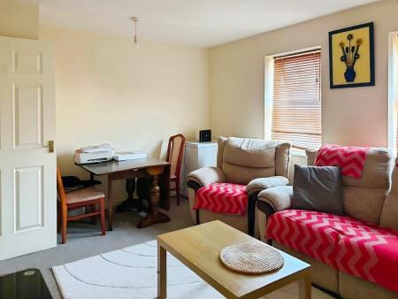 Flat Upper Bond Street in Hinckley and Bosworth