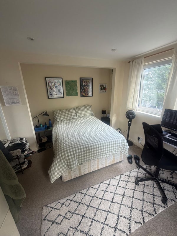 Room Furmage Street in Greater London