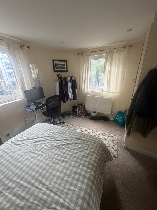 Room Furmage Street in Greater London