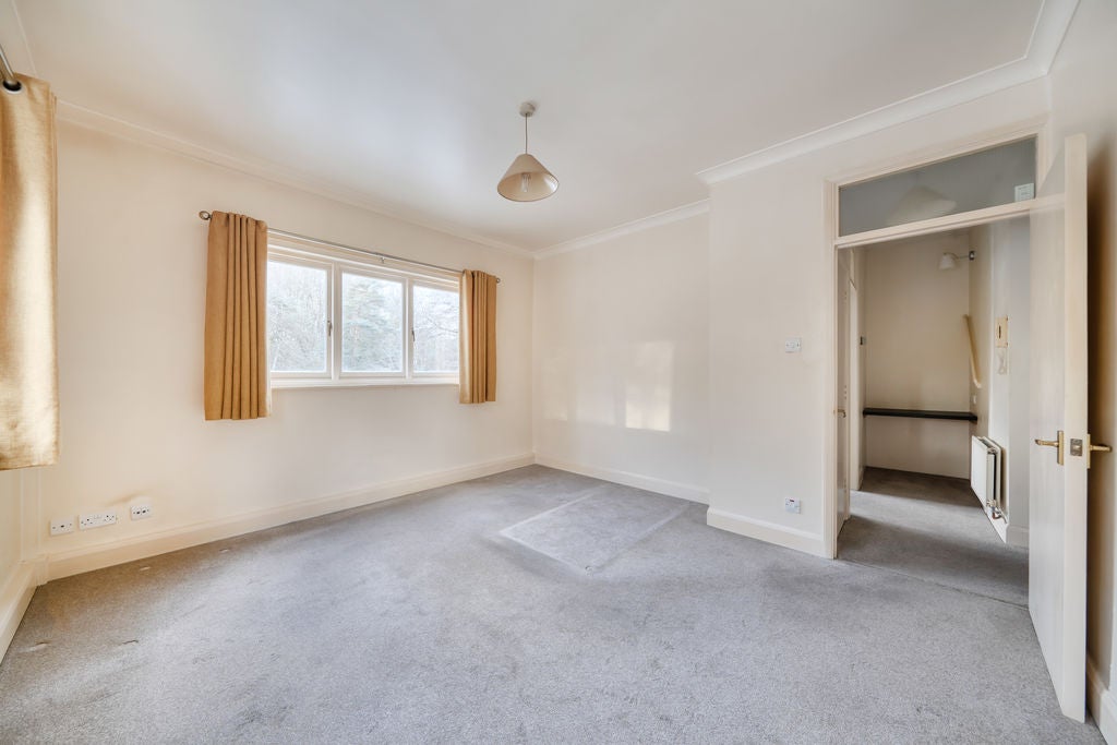 Flat Sturt Road in Waverley