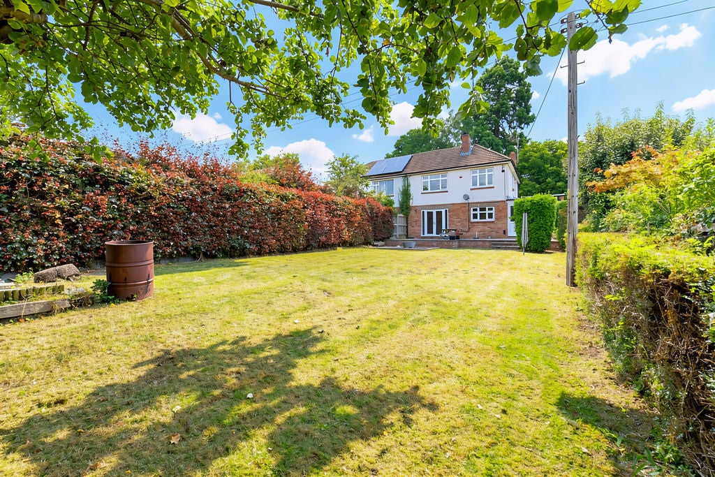House Midway Lane in Llantilio Pertholey