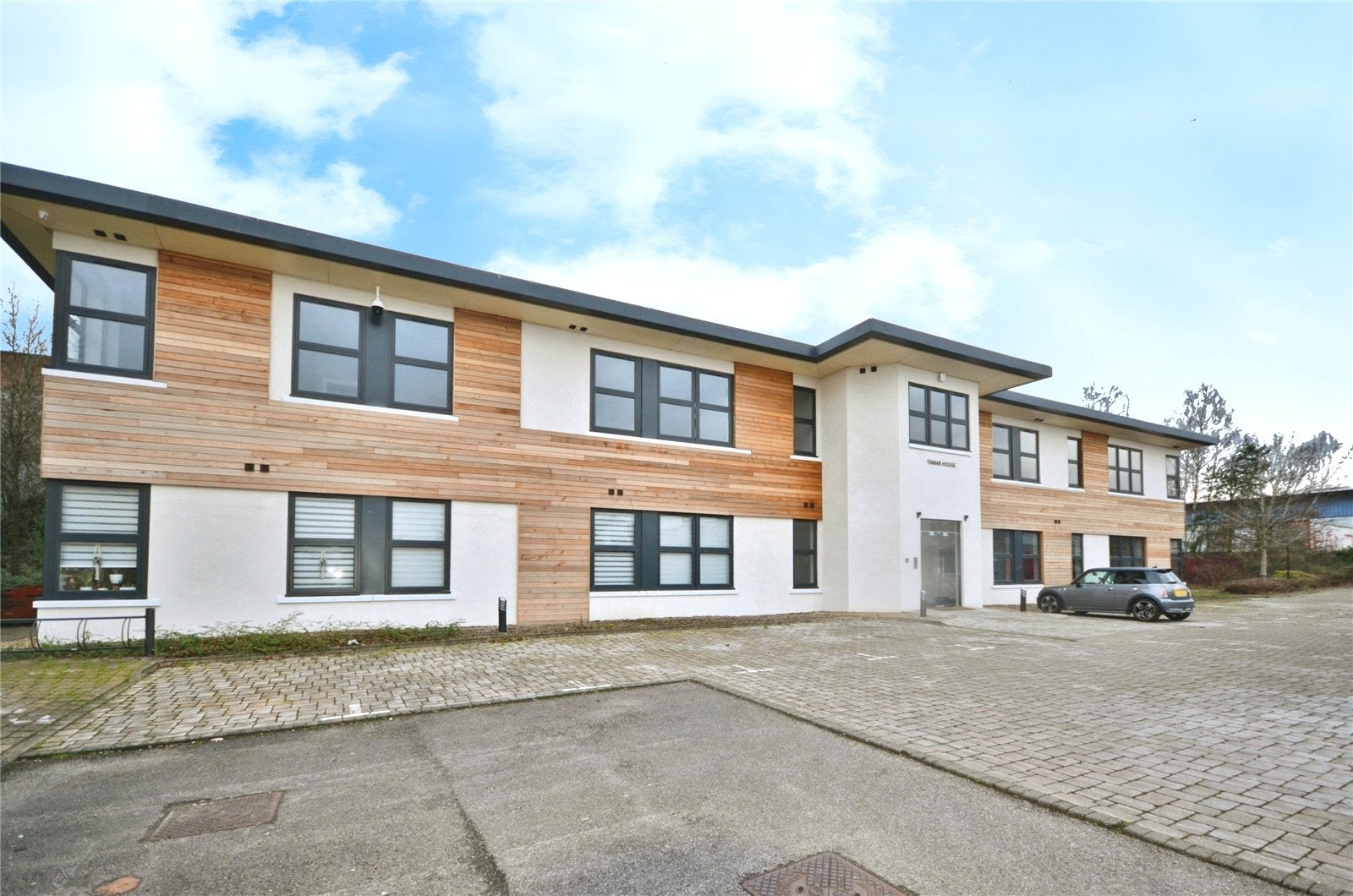 Flat Brants Bridge in Bracknell