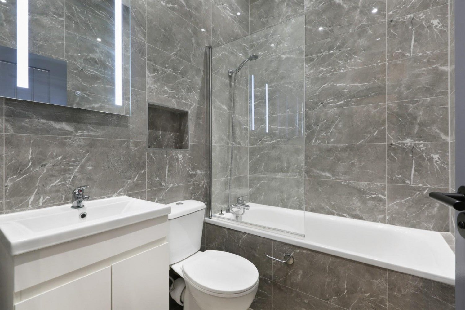 Flat Camberwell Road in Greater London