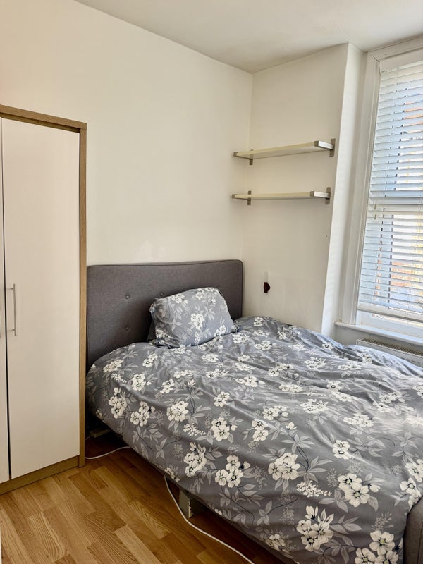 Room Grange Avenue in Greater London