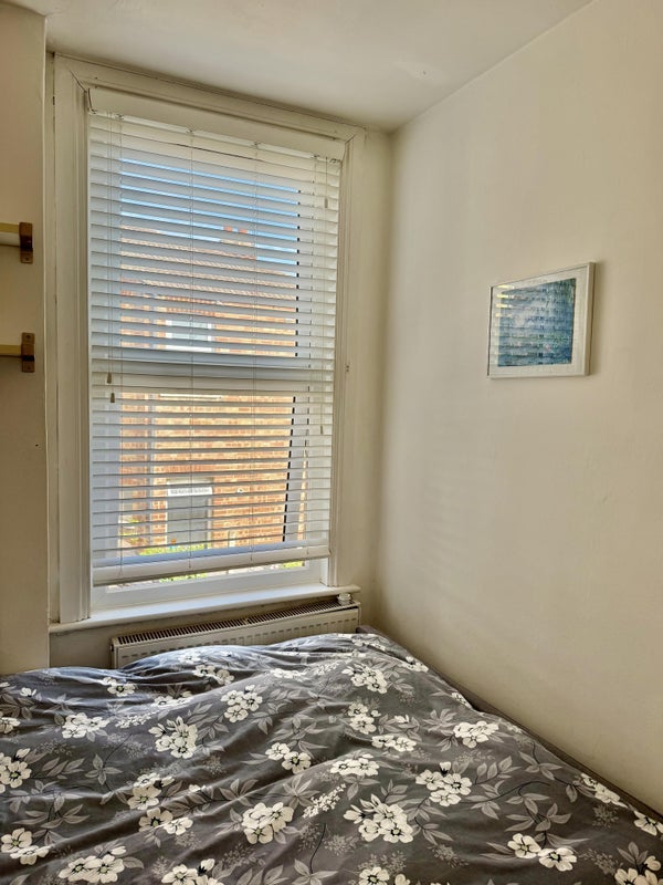 Room Grange Avenue in Greater London