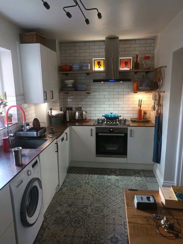 Room Ferndale Road in Greater London