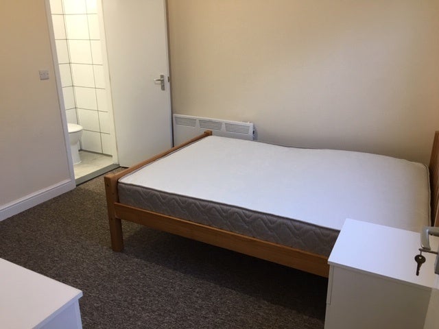 Room New Road in Portsmouth