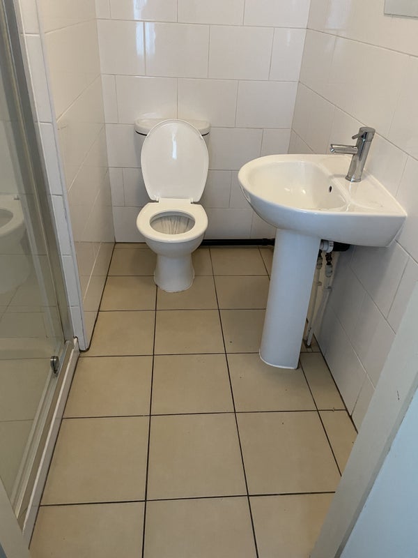 Room Earlham Grove in Greater London