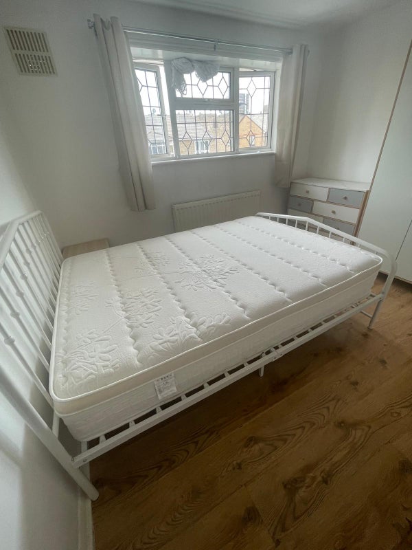 Room Earlham Grove in Greater London