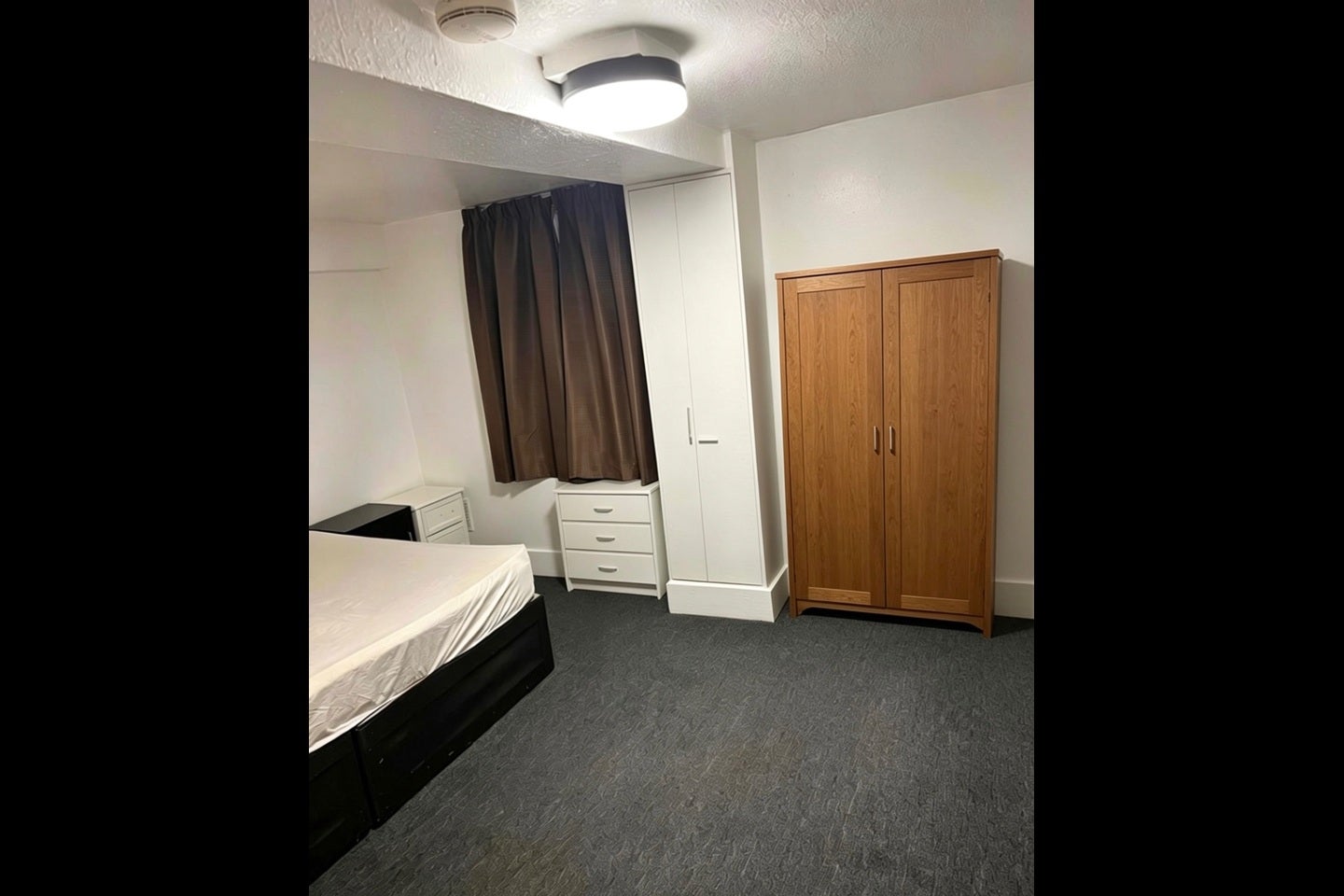 Room Verulam Avenue in Greater London