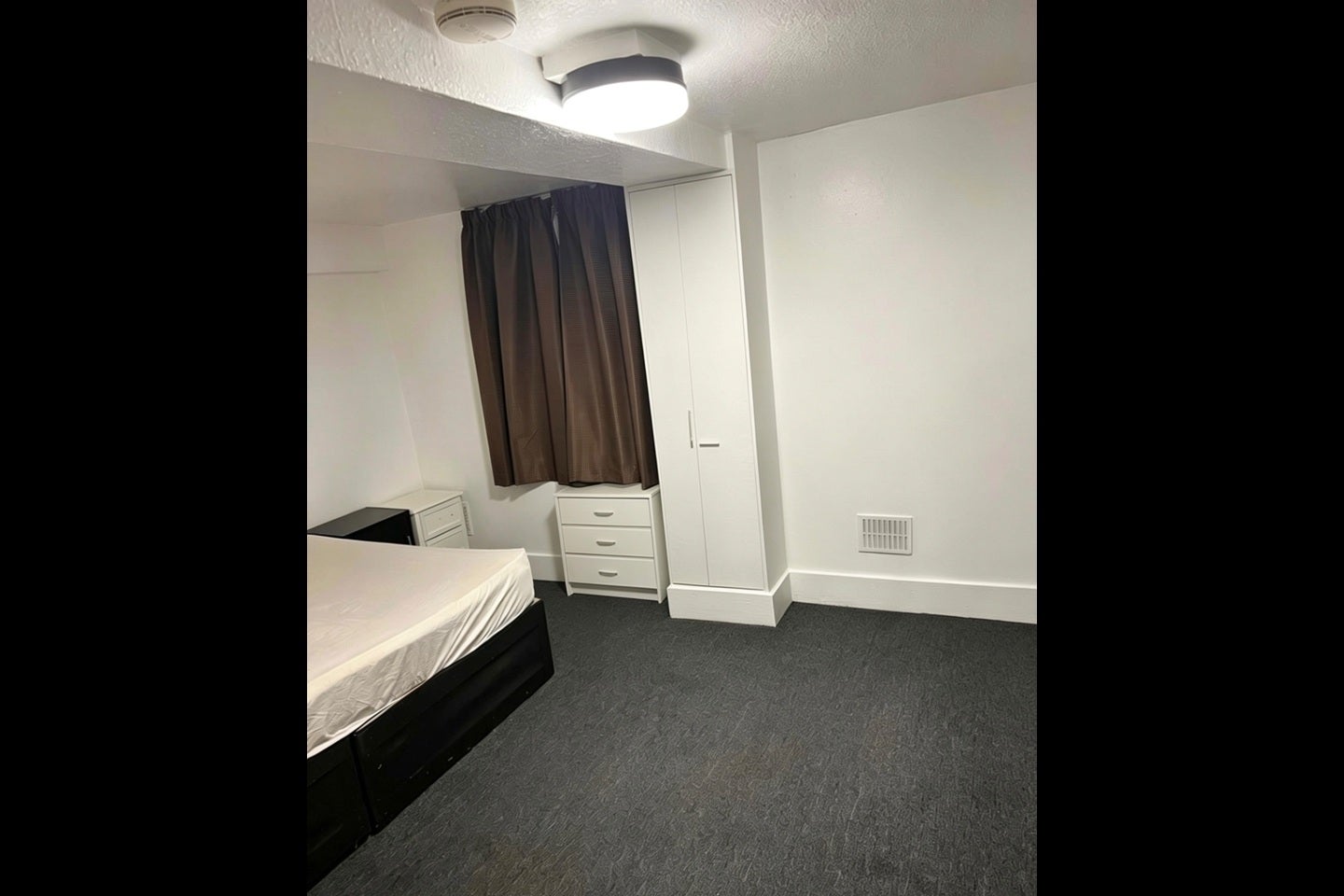 Room Verulam Avenue in Greater London