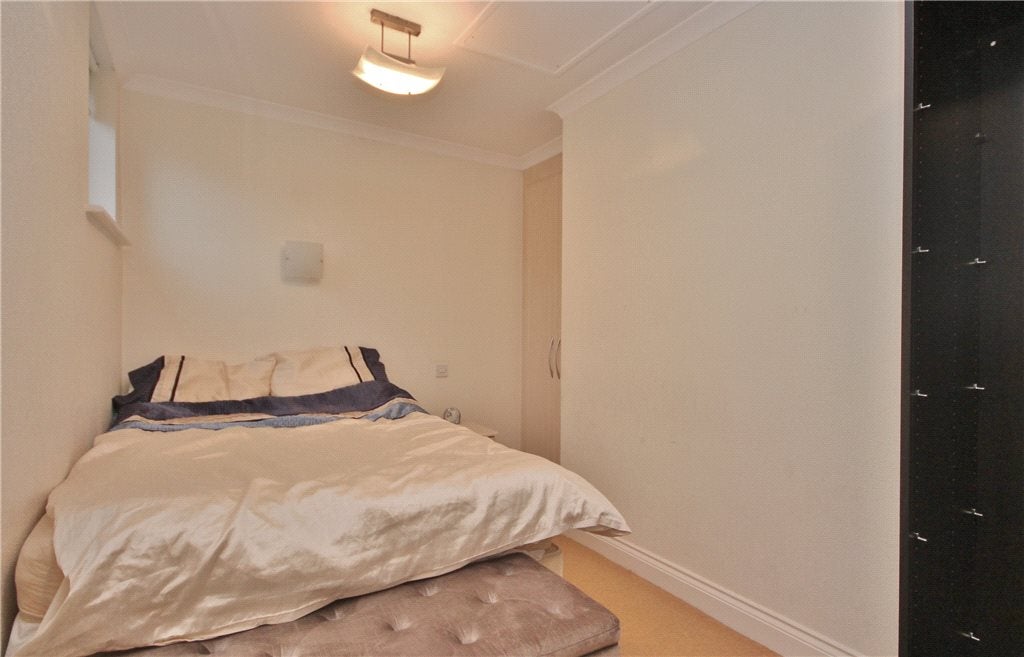 Flat Laleham Road in Borough of Spelthorne