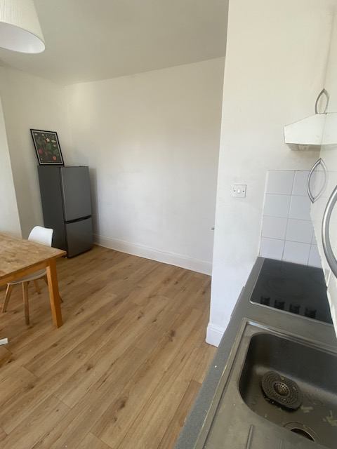 Flat Lennard Road in Greater London